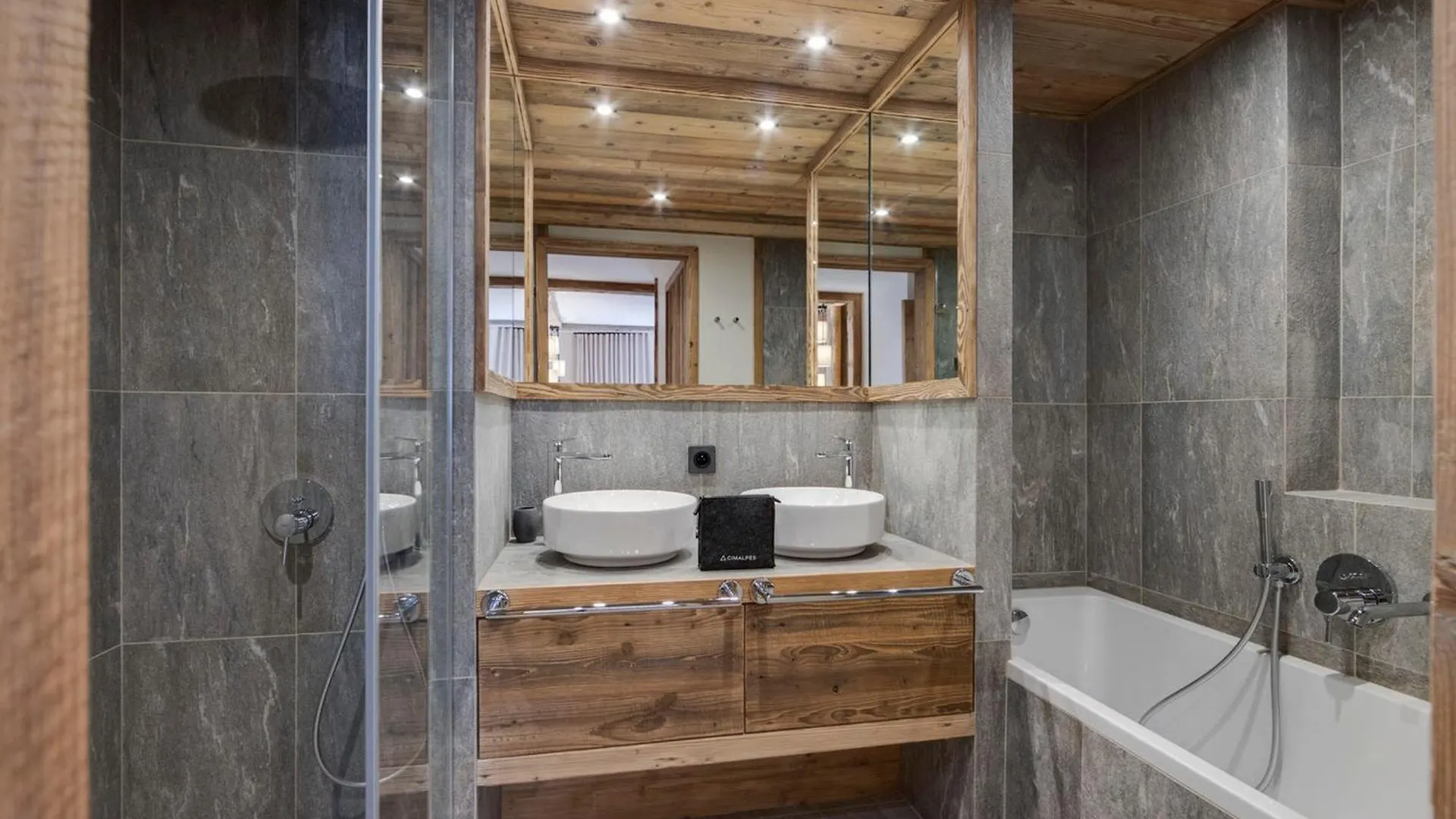 Appartement Duplex A Val D'Isere, Sauna, Cheminee, 4 Chambres En Suite, Parking, Pour 8 Personnes - Fr-1-567-123  Val-dʼIsère