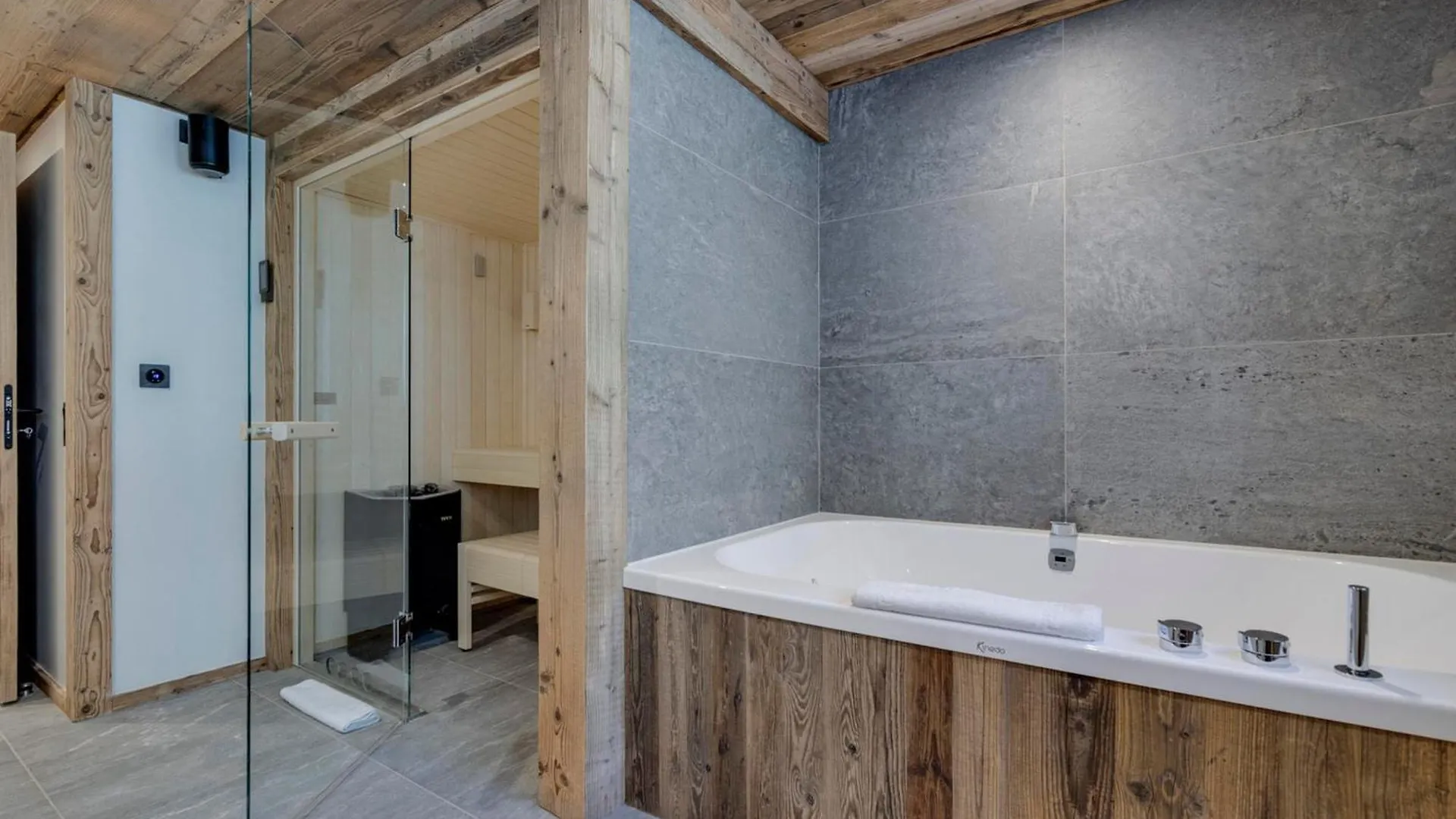 Apartment Appartement Duplex A Val D'Isere, Sauna, Cheminee, 4 Chambres En Suite, Parking, Pour 8 Personnes - Fr-1-567-123 France
