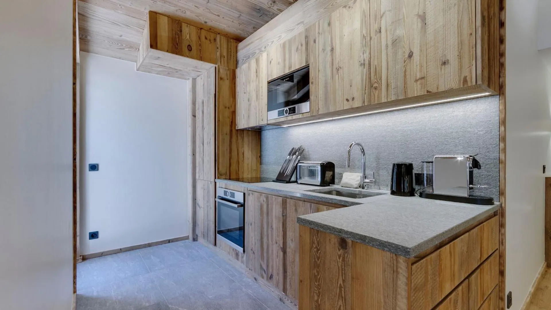 Apartamento Appartement Duplex A Val D'Isere, Sauna, Cheminee, 4 Chambres En Suite, Parking, Pour 8 Personnes - Fr-1-567-123
