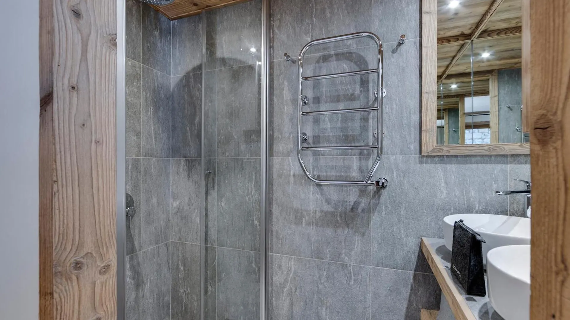 Appartement Duplex A Val D'Isere, Sauna, Cheminee, 4 Chambres En Suite, Parking, Pour 8 Personnes - Fr-1-567-123 França
